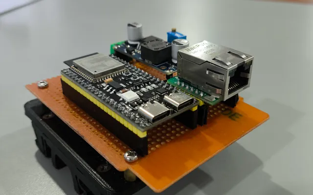 Modbus TCP/IP IoT Bridge Controller